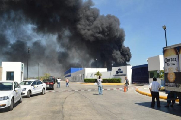 Arden bodegas de Grupo Modelo en Mérida - José Cárdenas
