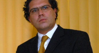 Ríos Piter se destapa para dirigir al PRD