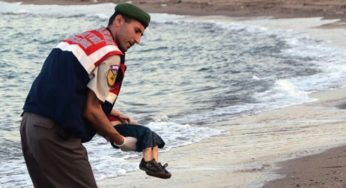 Estado Islámico condena a quienes escapan; usan la imagen de Aylan