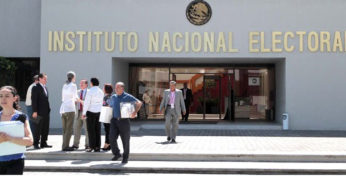 Senadores piden al INE frenar cambio de sede