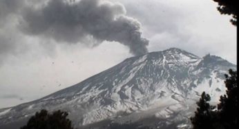 Aeropuerto de Puebla reinicia operaciones tras cierre por caída de ceniza