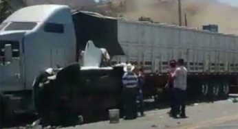 Tráiler se queda sin frenos; provoca carambola en Nayarit