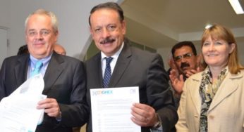 Durán se registra como aspirante del PAN en Edomex