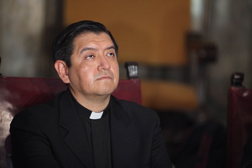 Padre Machorro es trasladado de Puebla a CDMX en helicóptero - José Cárdenas