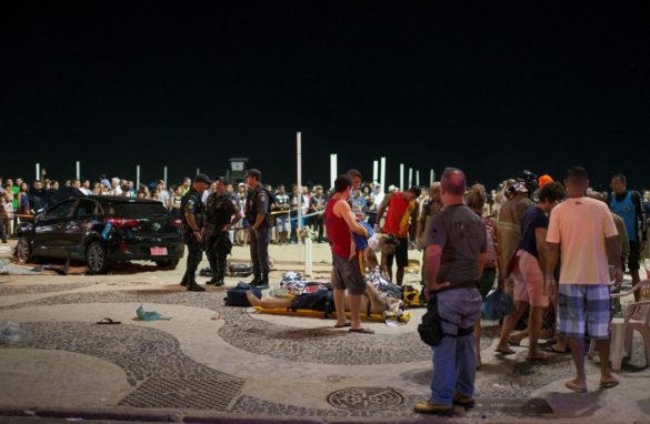 Atropello masivo en Copacabana dejó un bebé muerto y 17 heridos