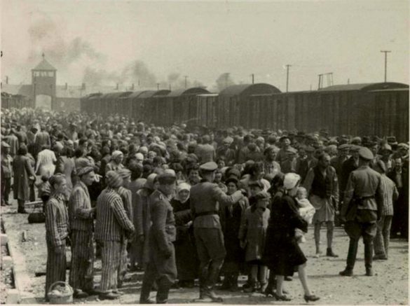 El mundo recuerda el Holocausto ante signos de creciente odio