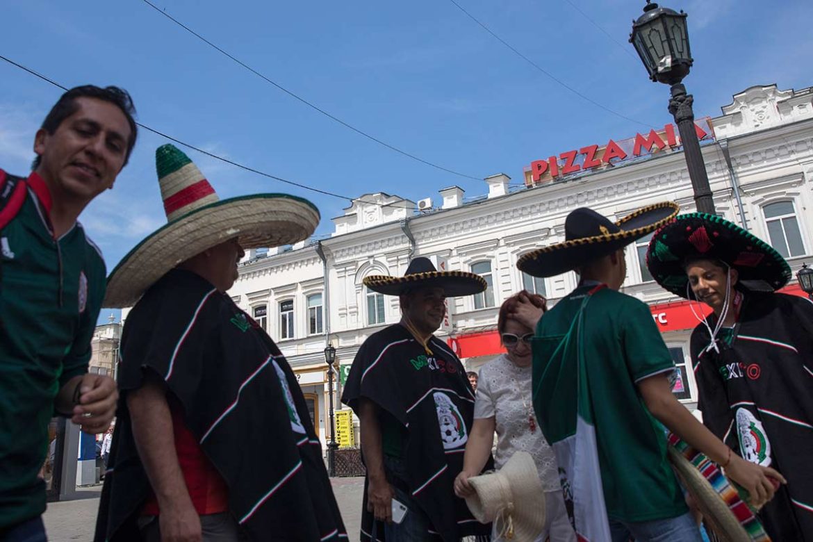 Aficionados de México y Suecia, dan color a Ekaterimburgo