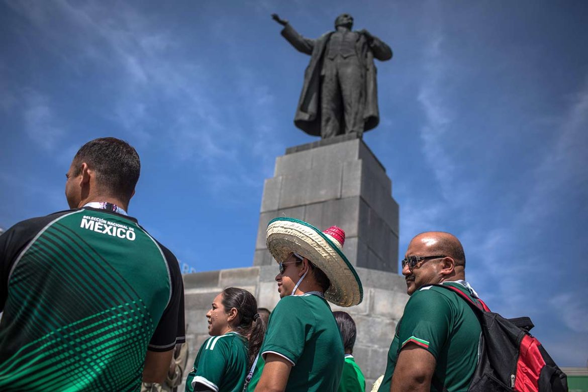 Aficionados de México y Suecia, dan color a Ekaterimburgo