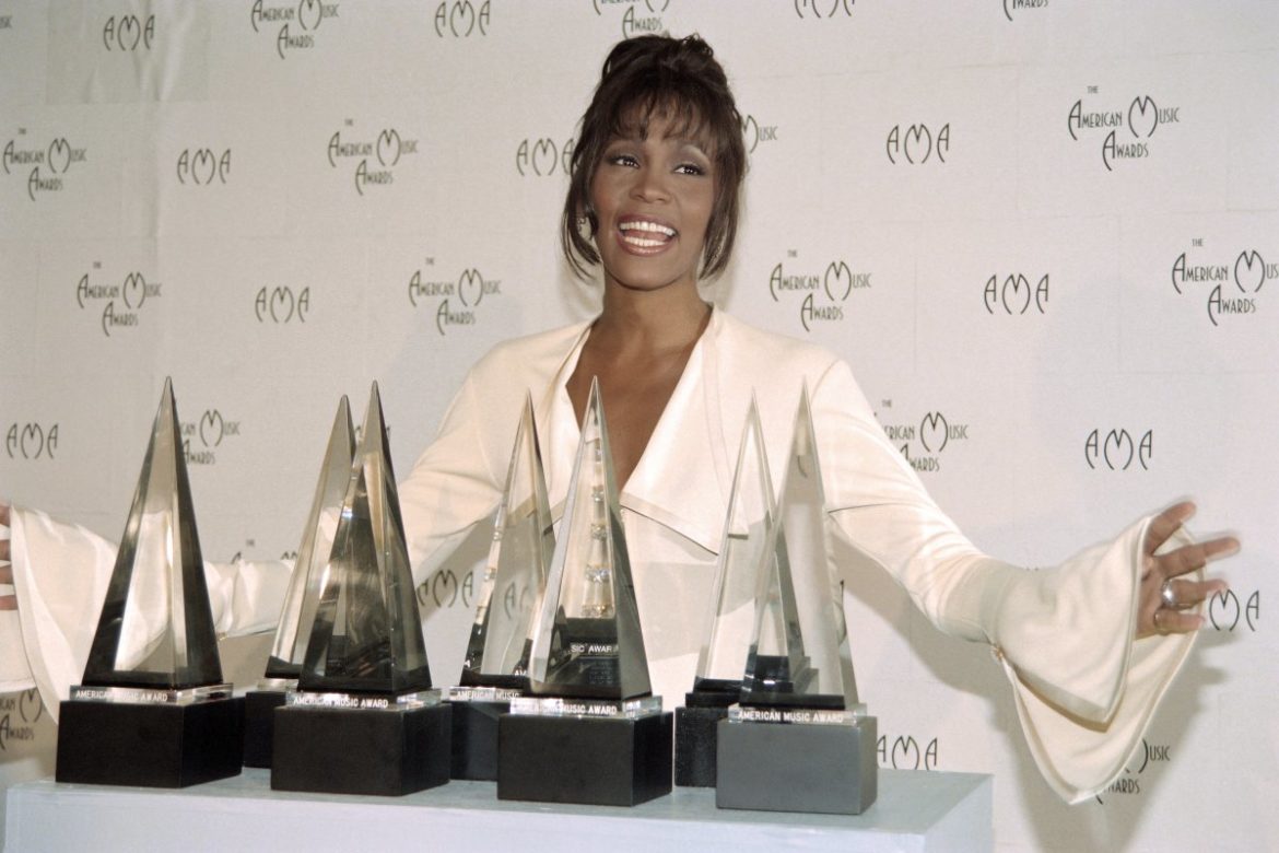Los 7 récords de Whitney Houston a 7 años de su muerte