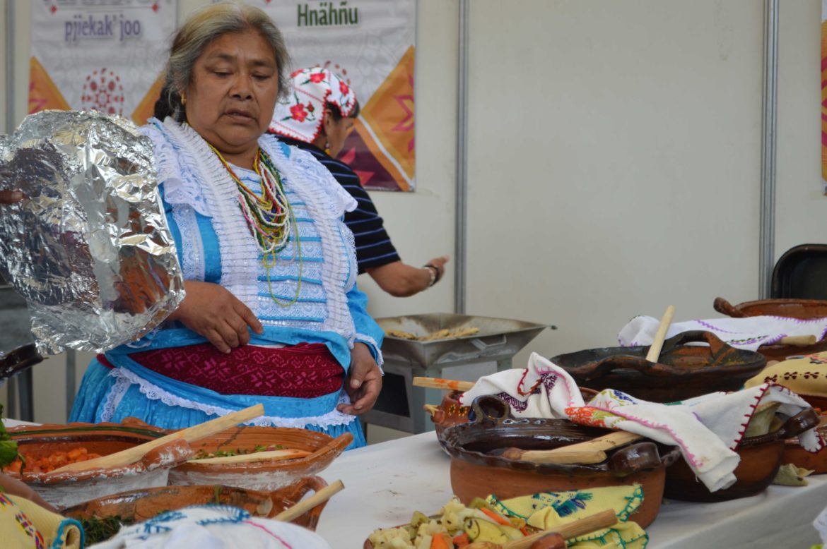 Impulsan cocina tradicional como expresión viva de la cultura indígena del Edoméx