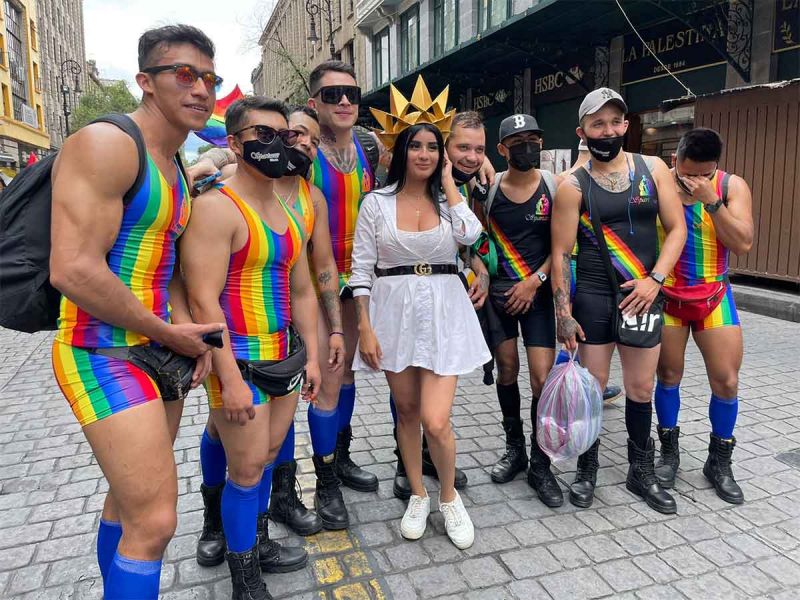 Cdmx Se Pinta De Arcoiris Por Marcha Del Orgullo Gay José Cárdenas