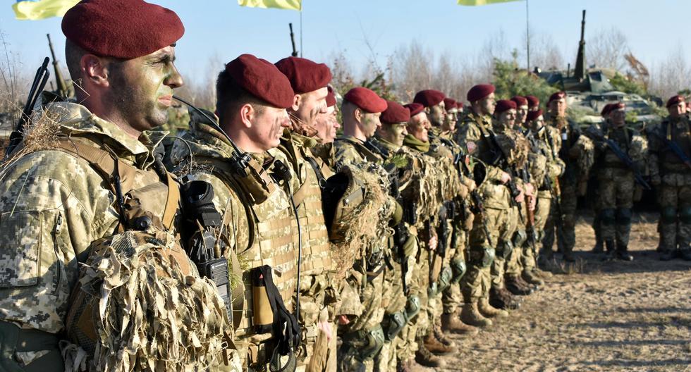 Rusia impone ley marcial en zonas de Ucrania - José Cárdenas